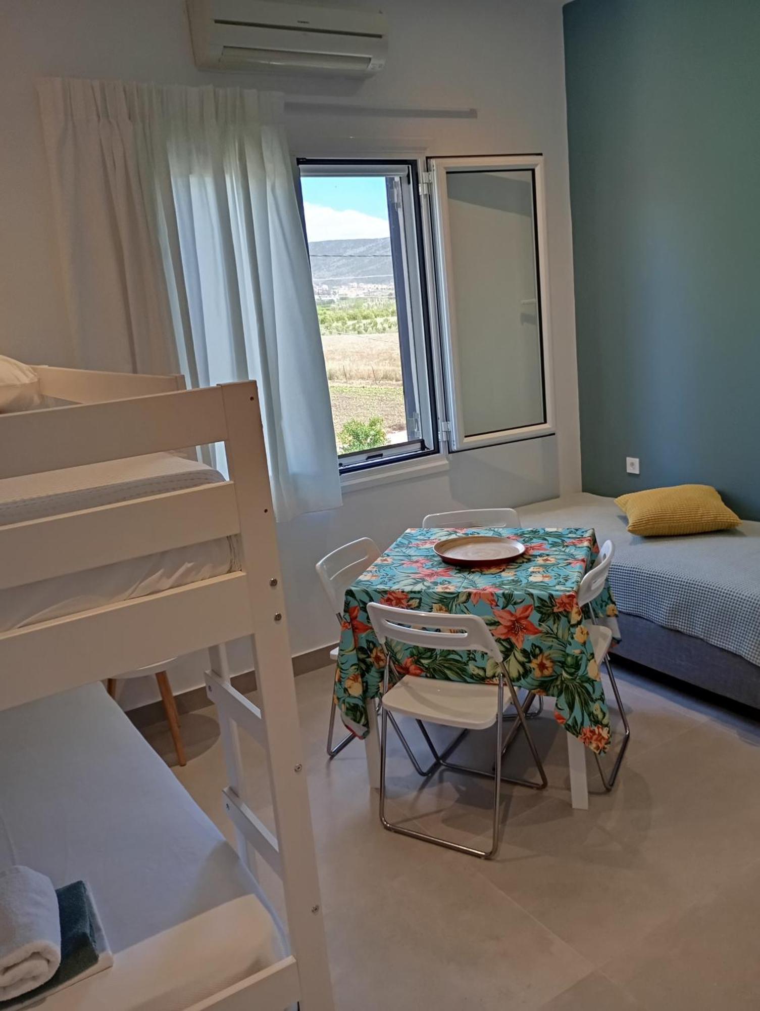 איריה Anastasias Apartments מראה חיצוני תמונה