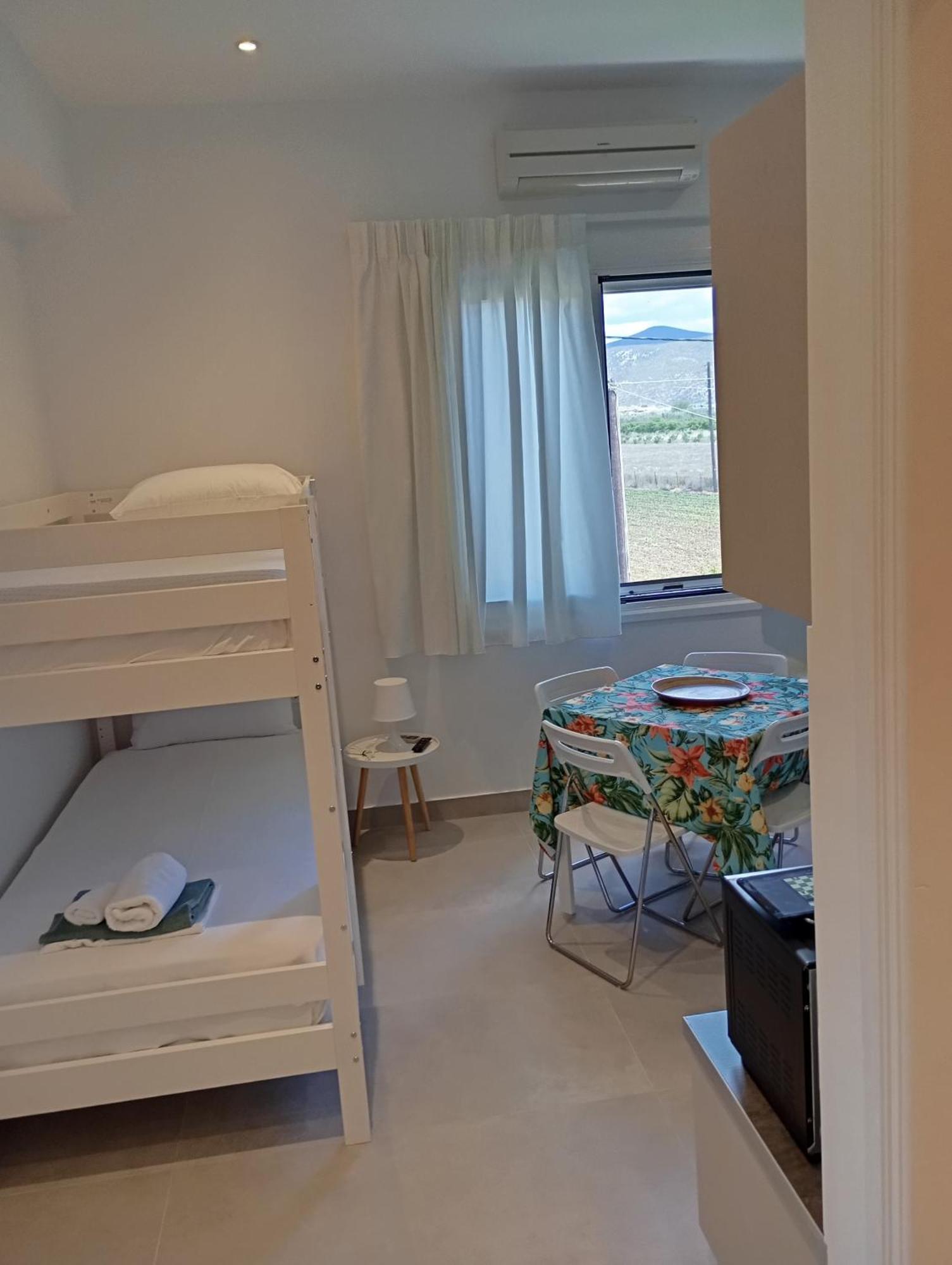 איריה Anastasias Apartments מראה חיצוני תמונה