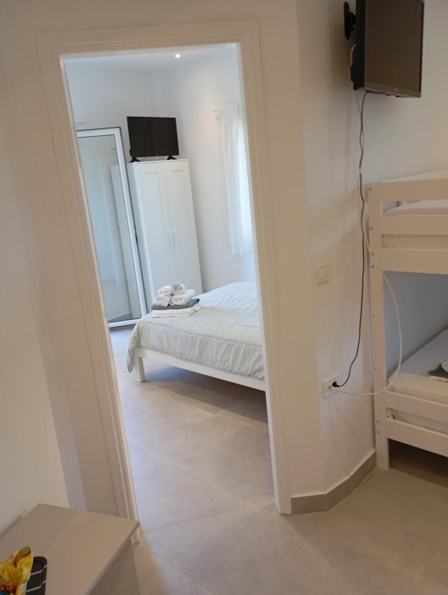 איריה Anastasias Apartments מראה חיצוני תמונה