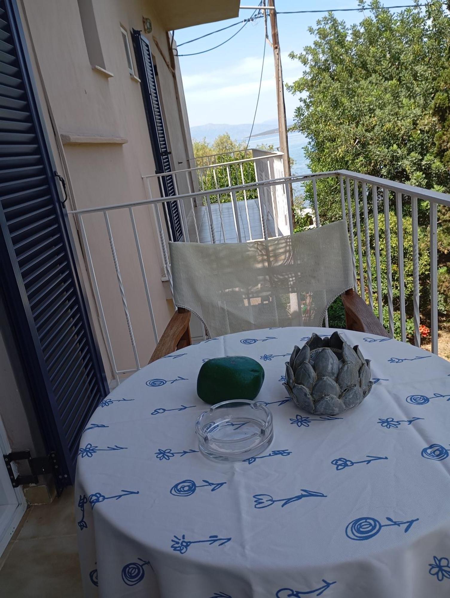 איריה Anastasias Apartments מראה חיצוני תמונה