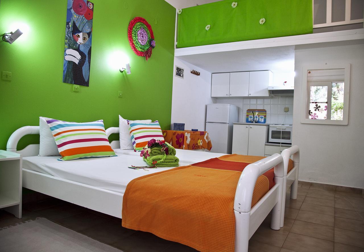 איריה Anastasias Apartments מראה חיצוני תמונה